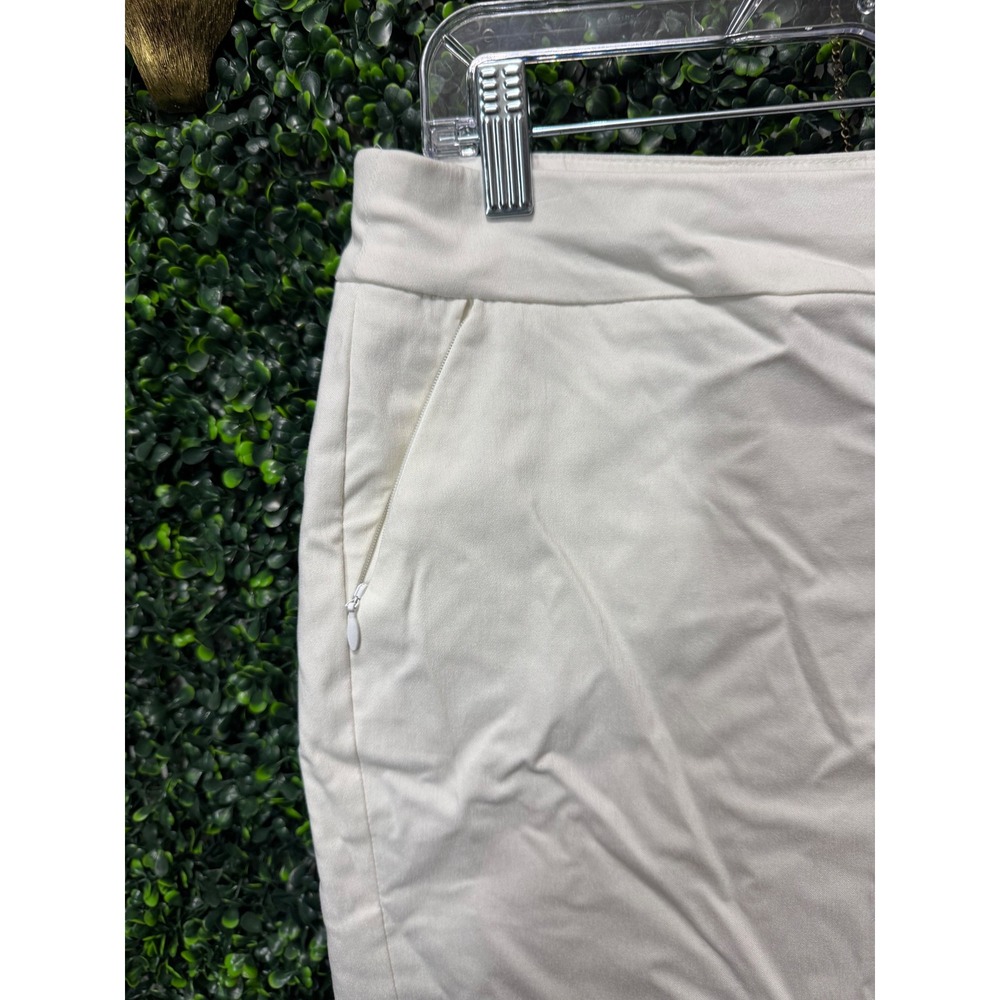 Perfect Strech by Chicos Bermuda Shorts Size 6 - Picture 2 of 8